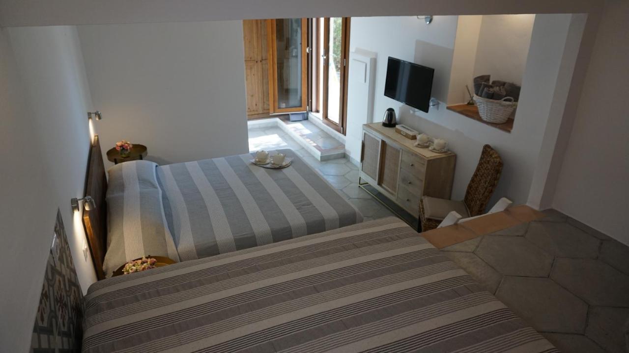 Li Petri Manni Bed and Breakfast Olbia Exteriör bild